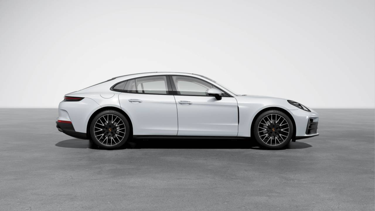 2026 Porsche Panamera 4