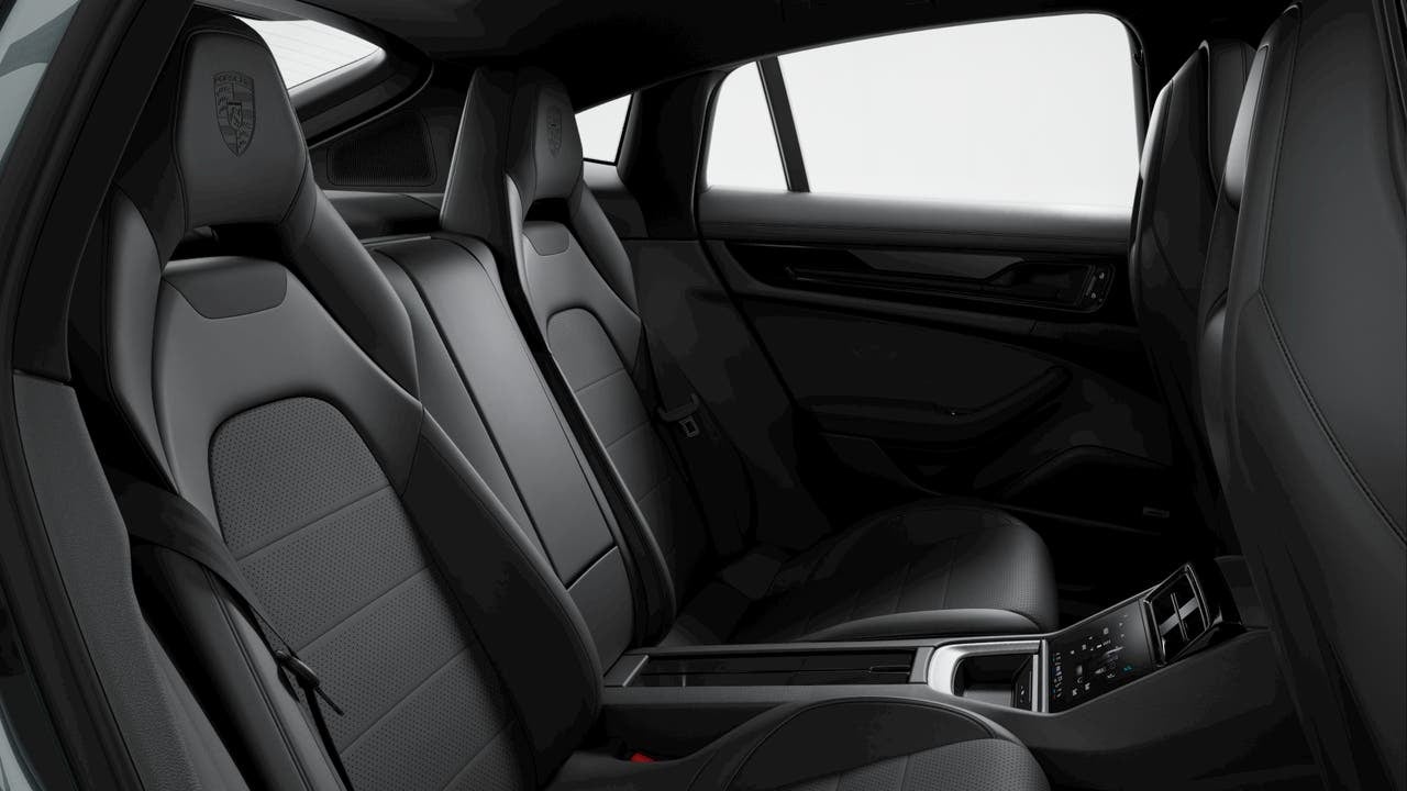 2026 Porsche Panamera 4