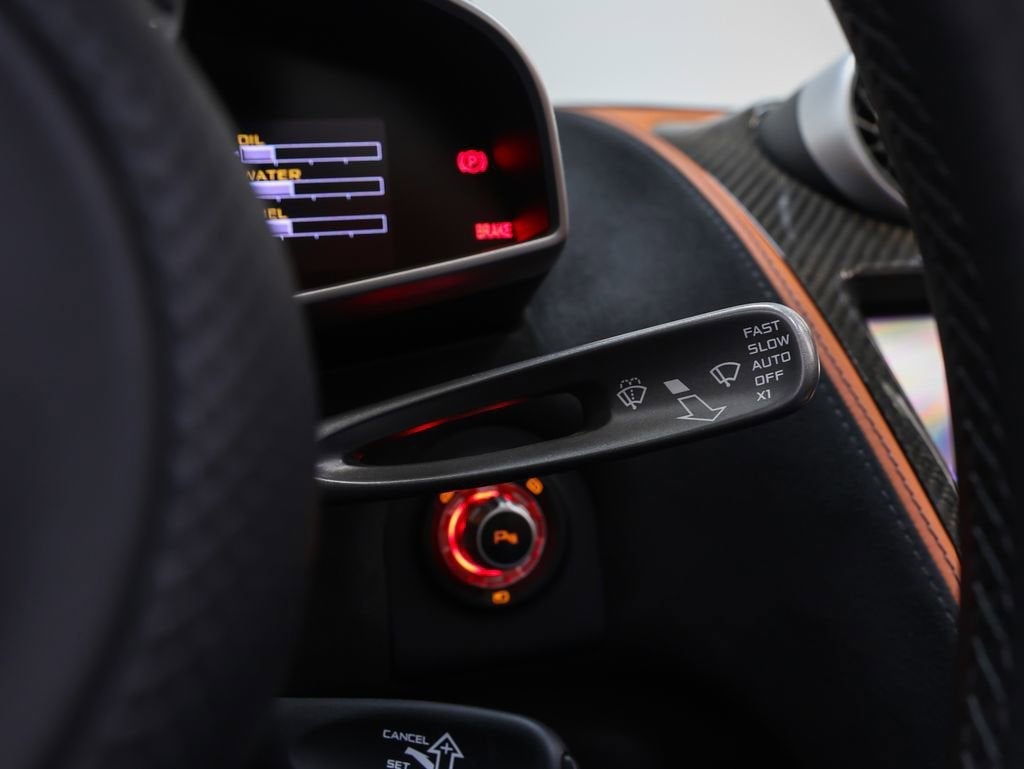 2013 McLaren MP4-12C Base