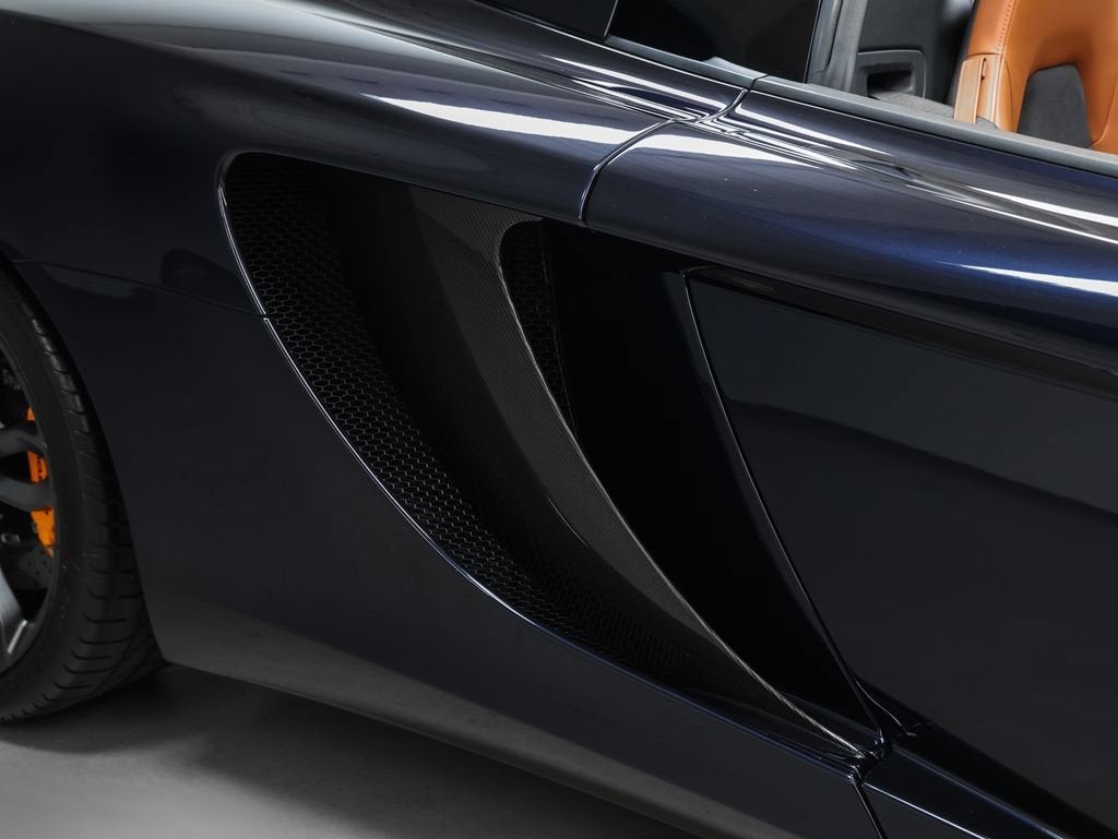 2013 McLaren MP4-12C Base