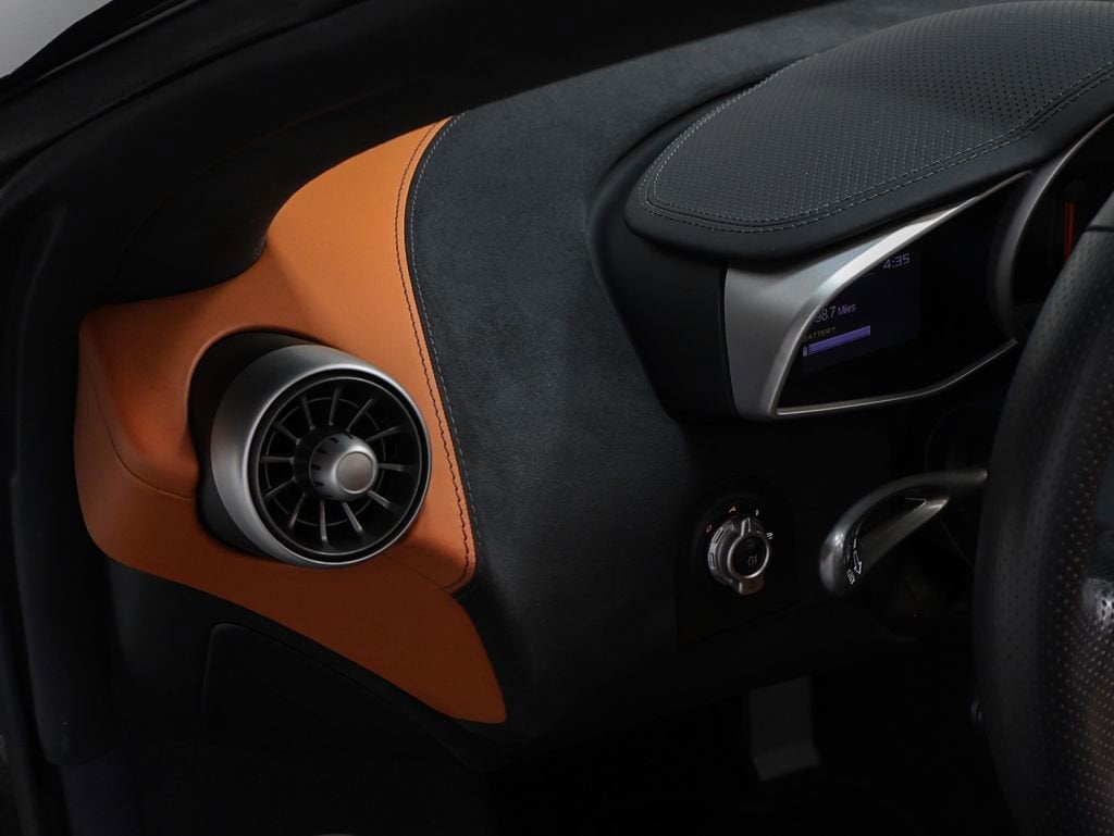 2013 McLaren MP4-12C Base