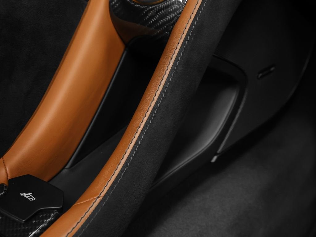 2013 McLaren MP4-12C Base