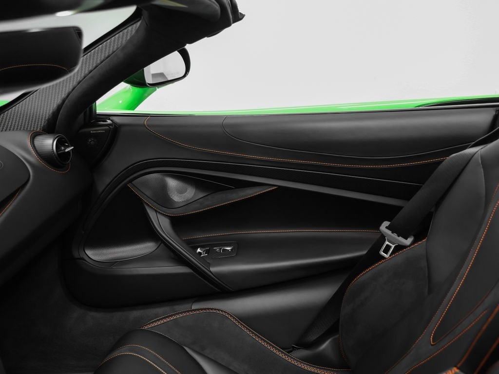 2025 McLaren 750S Base