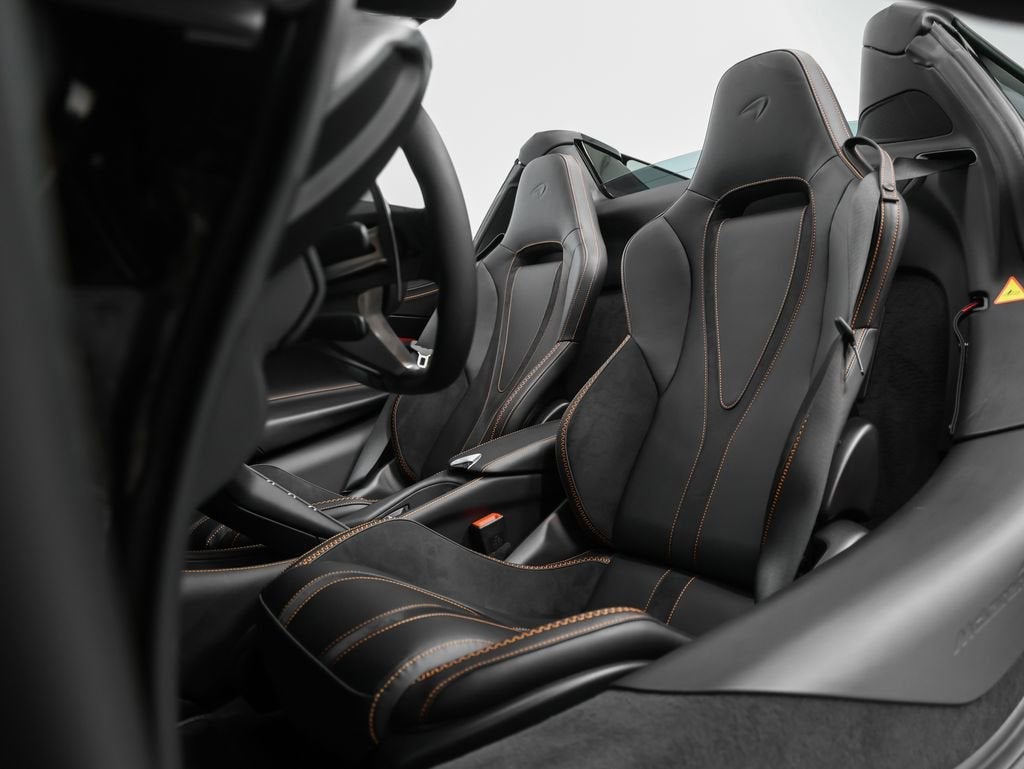 2025 McLaren 750S Base