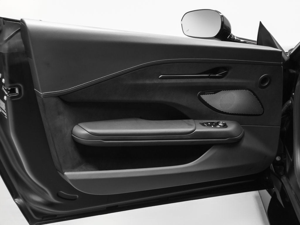 2025 Aston Martin Vantage Base