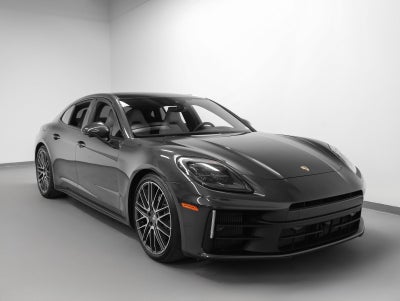 2025 Porsche Panamera 4
