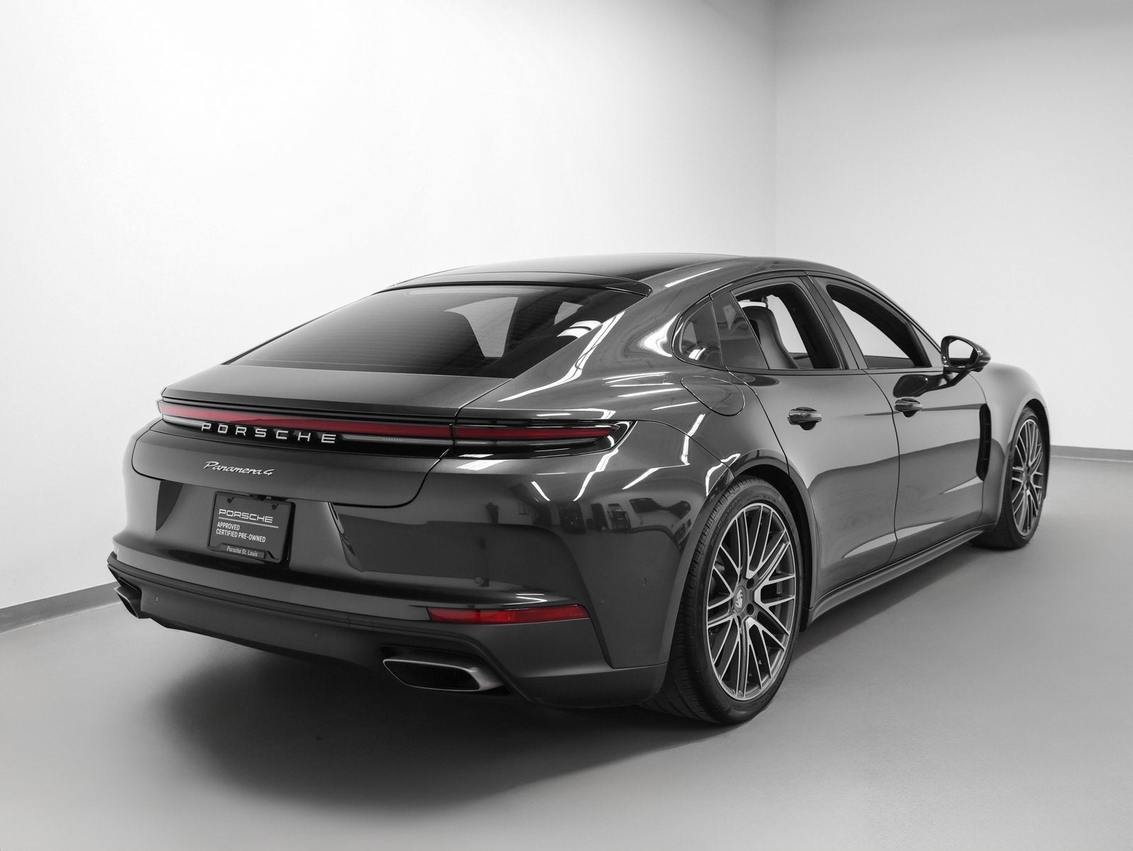 2025 Porsche Panamera 4