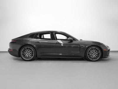 2025 Porsche Panamera 4