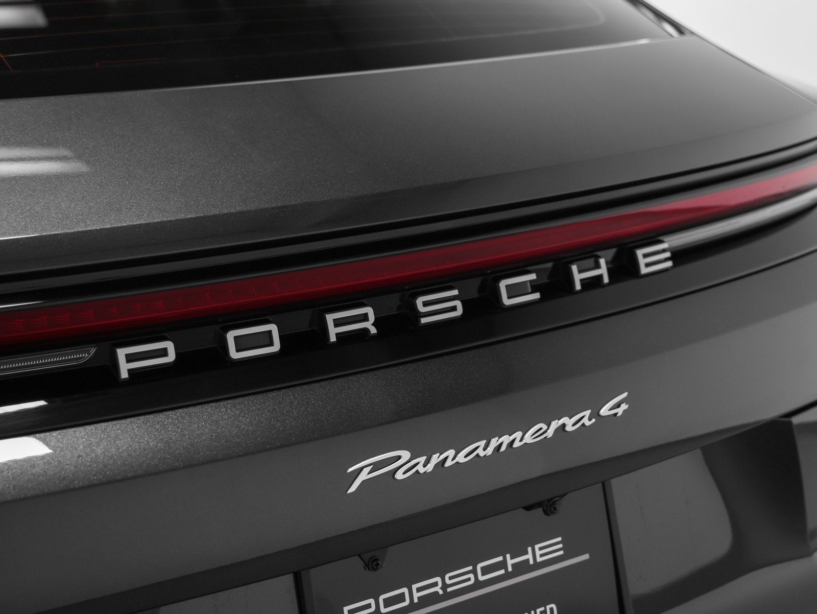 2025 Porsche Panamera 4