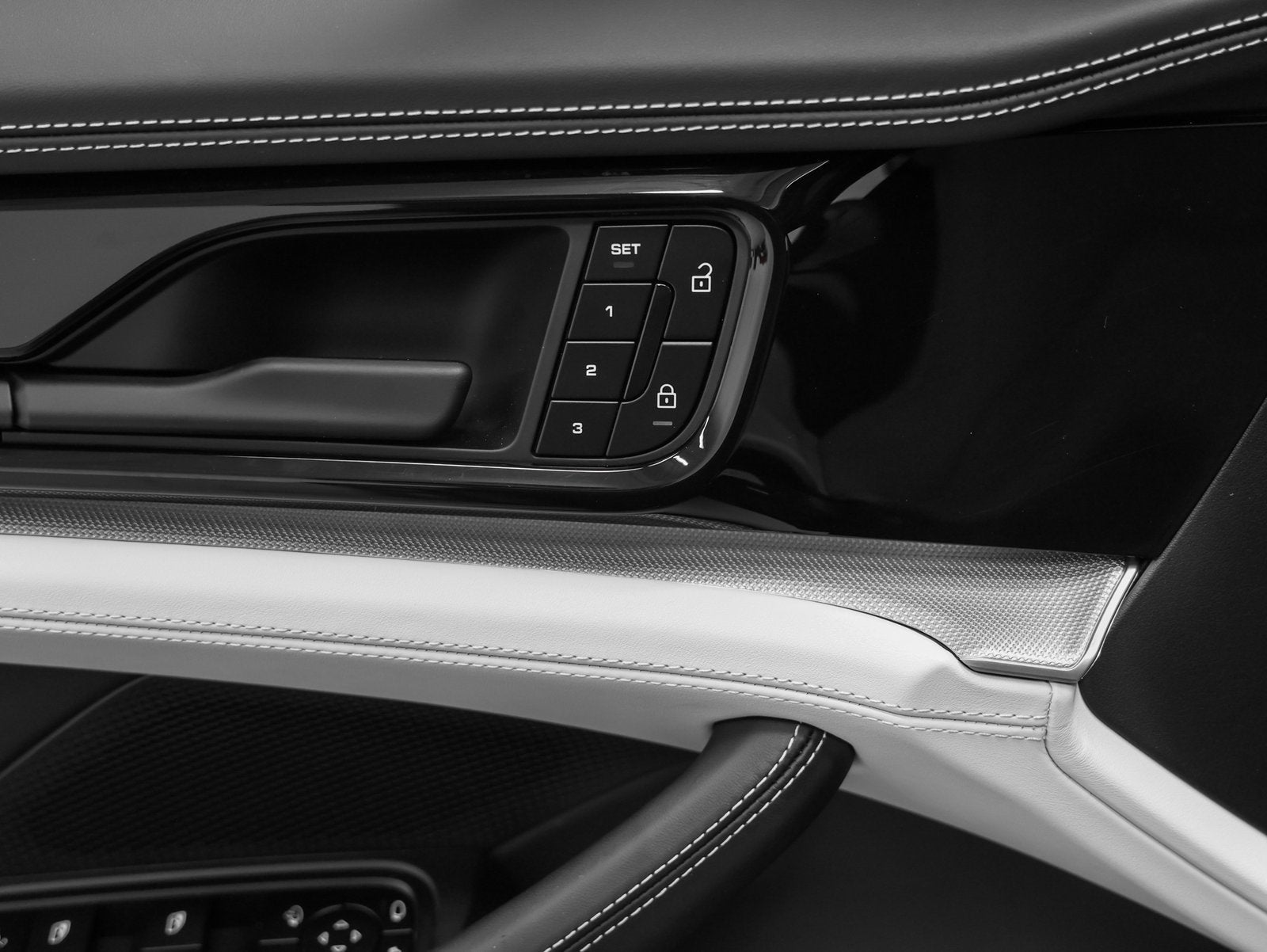 2025 Porsche Panamera 4