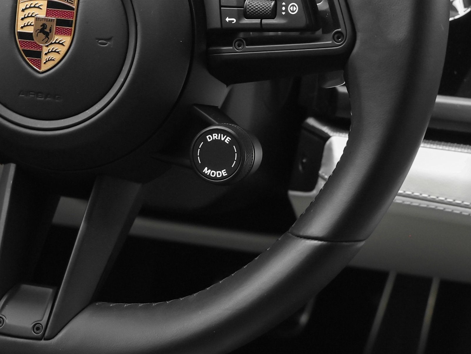 2025 Porsche Panamera 4