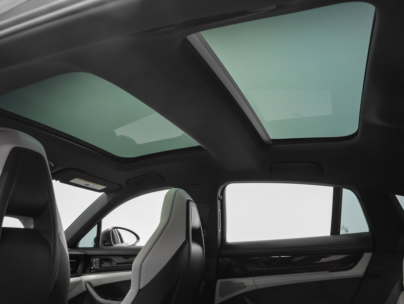 2025 Porsche Panamera 4