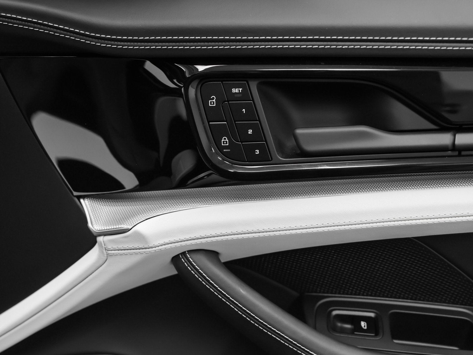 2025 Porsche Panamera 4