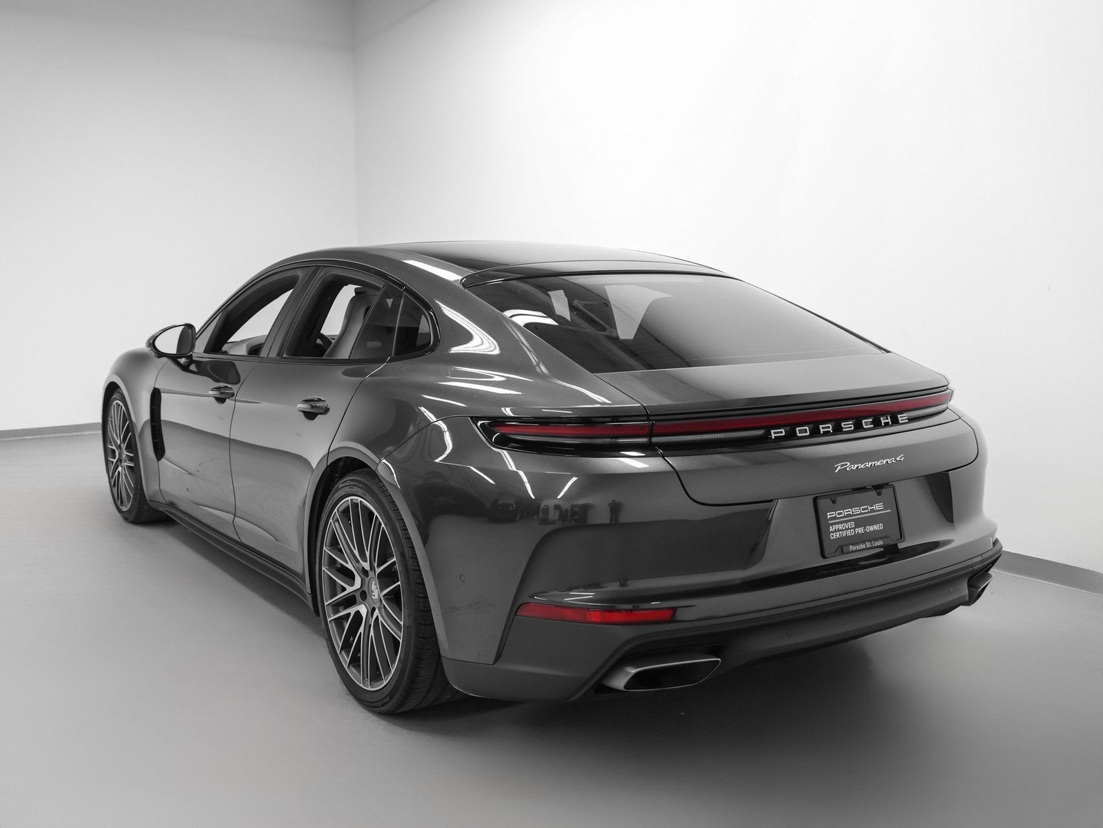 2025 Porsche Panamera 4