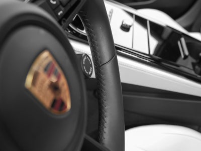 2025 Porsche Panamera 4