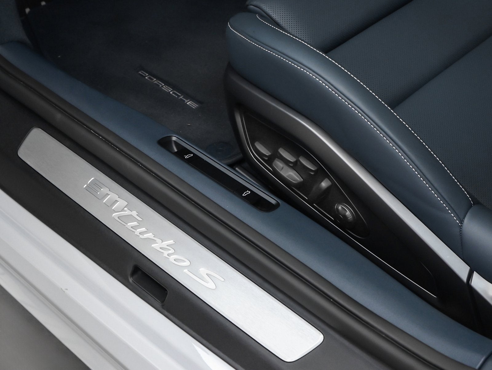 2025 Porsche 911 Turbo S