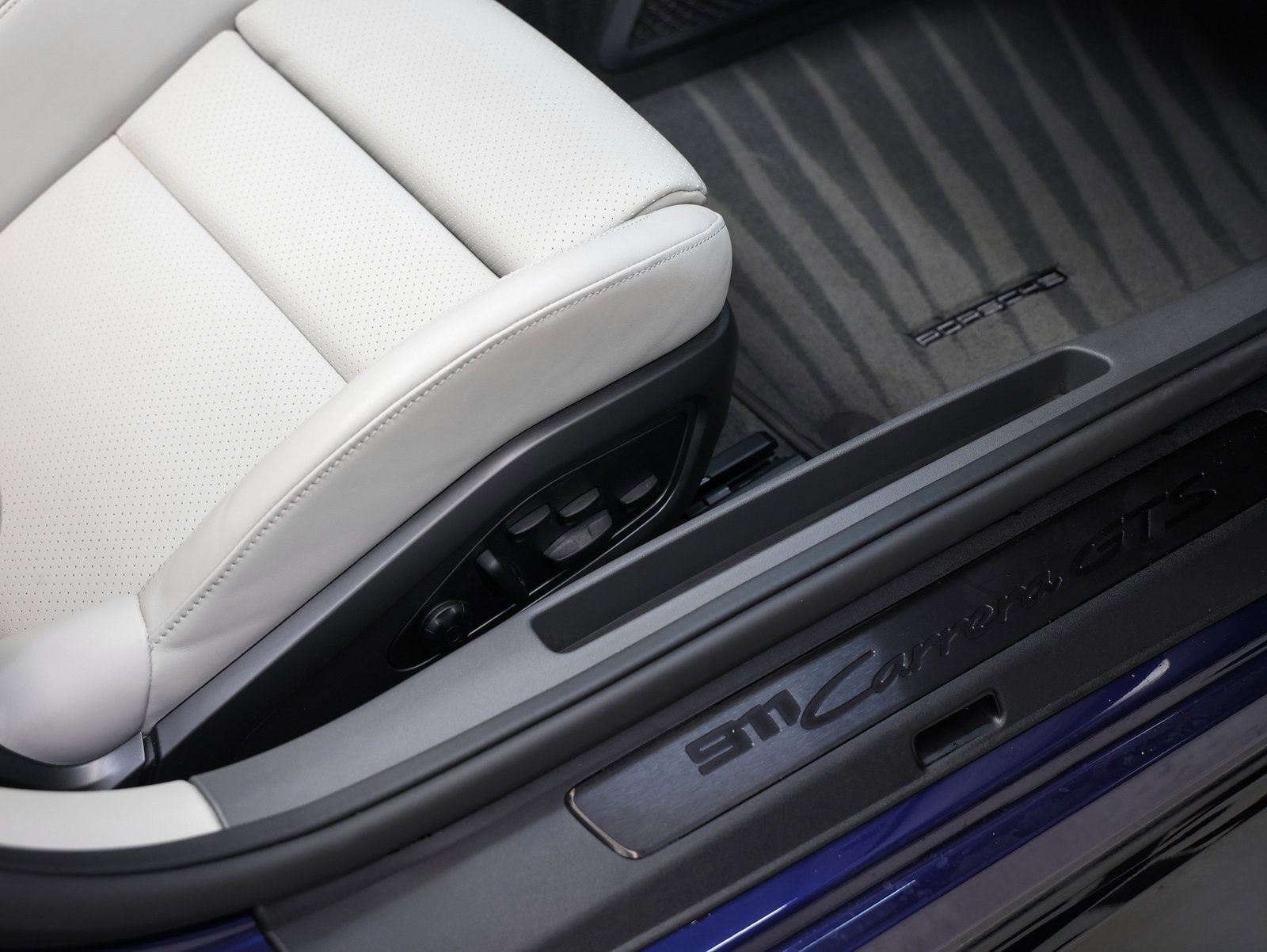 2022 Porsche 911 Carrera GTS