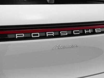 2025 Porsche Macan Base