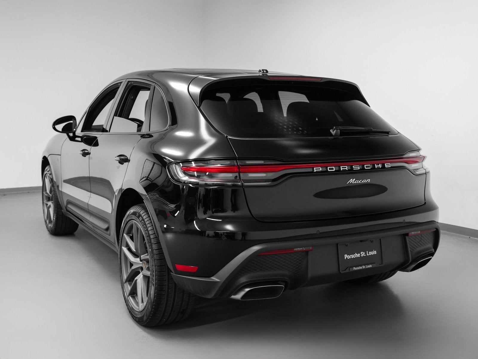 2025 Porsche Macan Base