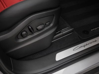 2025 Porsche Cayenne Base