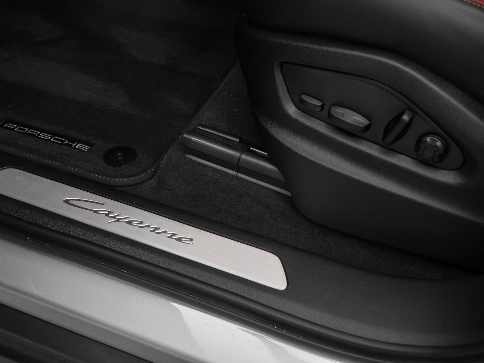 2025 Porsche Cayenne Base