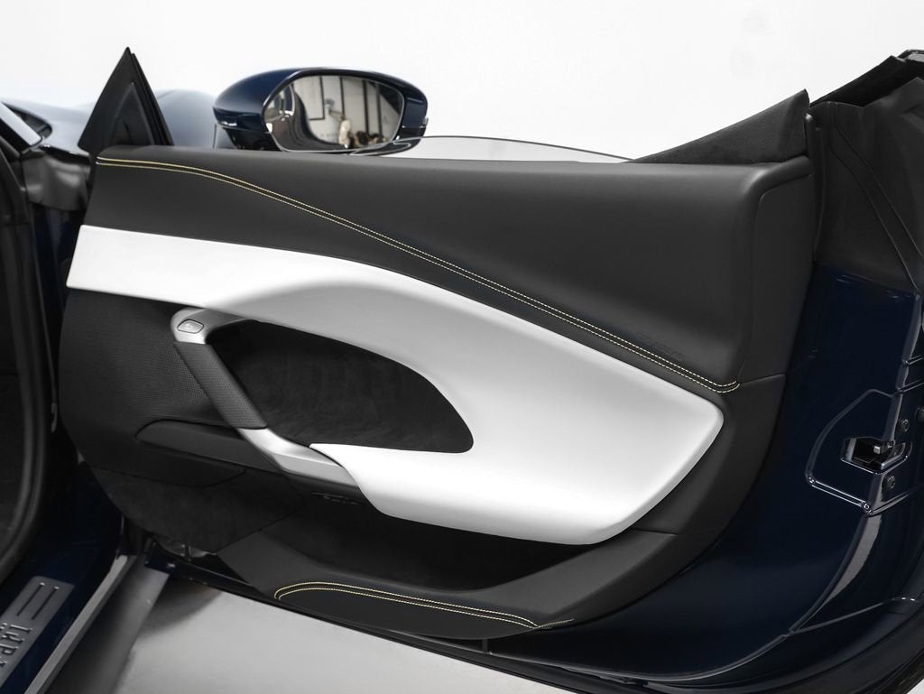 2025 Ferrari 296 GTS Base