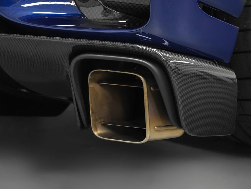 2022 Ferrari 812 Competizione Base