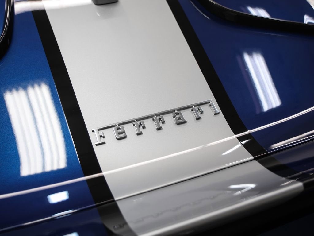 2022 Ferrari 812 Competizione Base