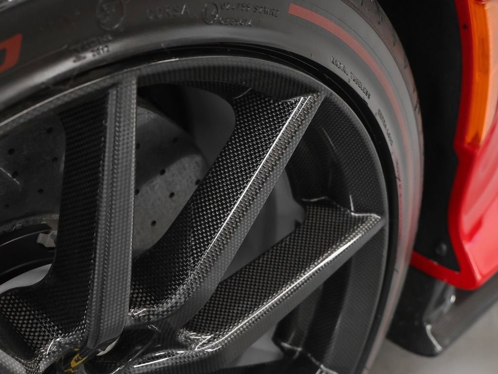 2024 Ferrari 812 Competizione Base