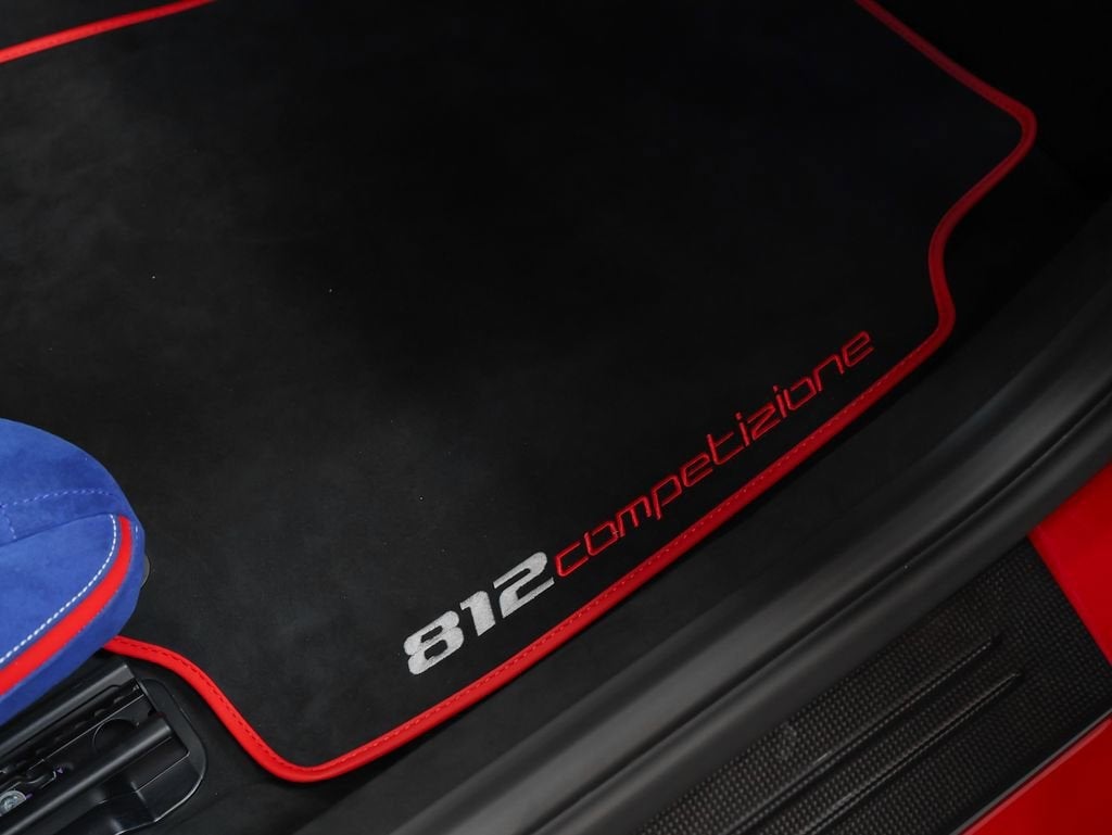 2024 Ferrari 812 Competizione Base