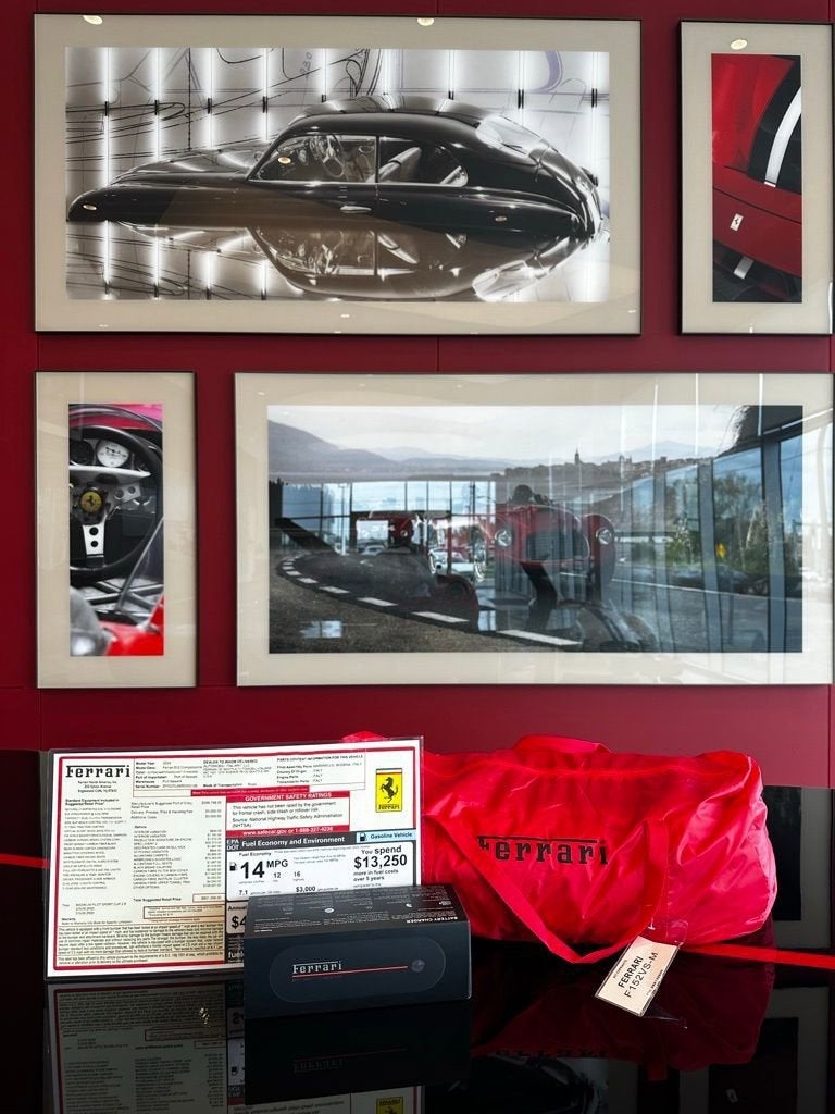 2024 Ferrari 812 Competizione Base