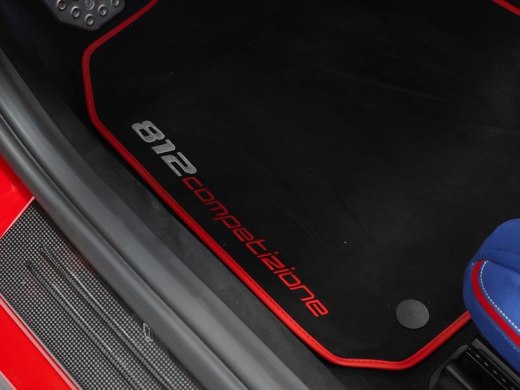 2024 Ferrari 812 Competizione Base