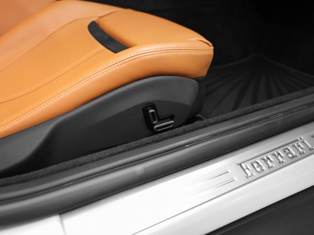 2024 Ferrari Roma Spider Base