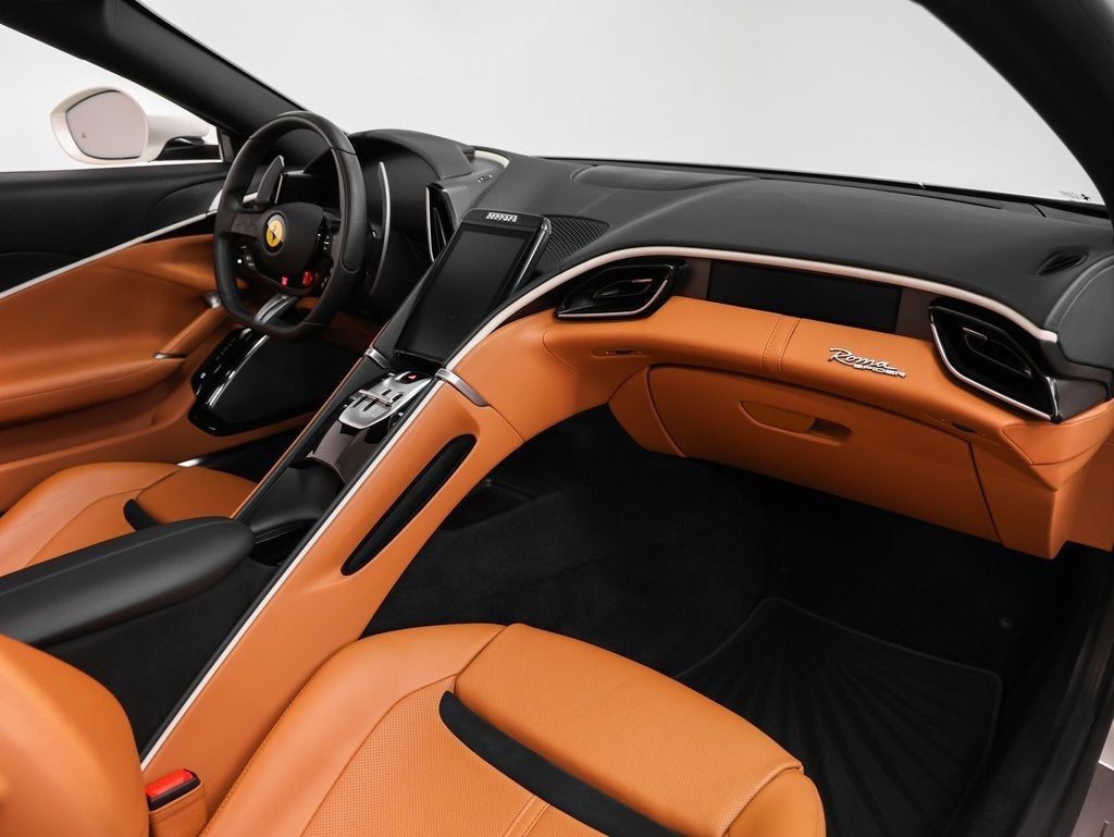 2024 Ferrari Roma Spider Base
