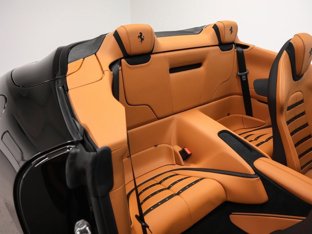 2025 Ferrari Roma Spider Base