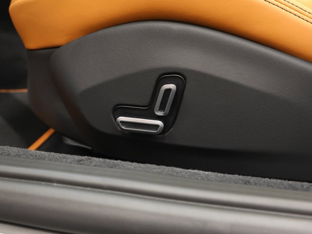 2025 Ferrari Roma Spider Base