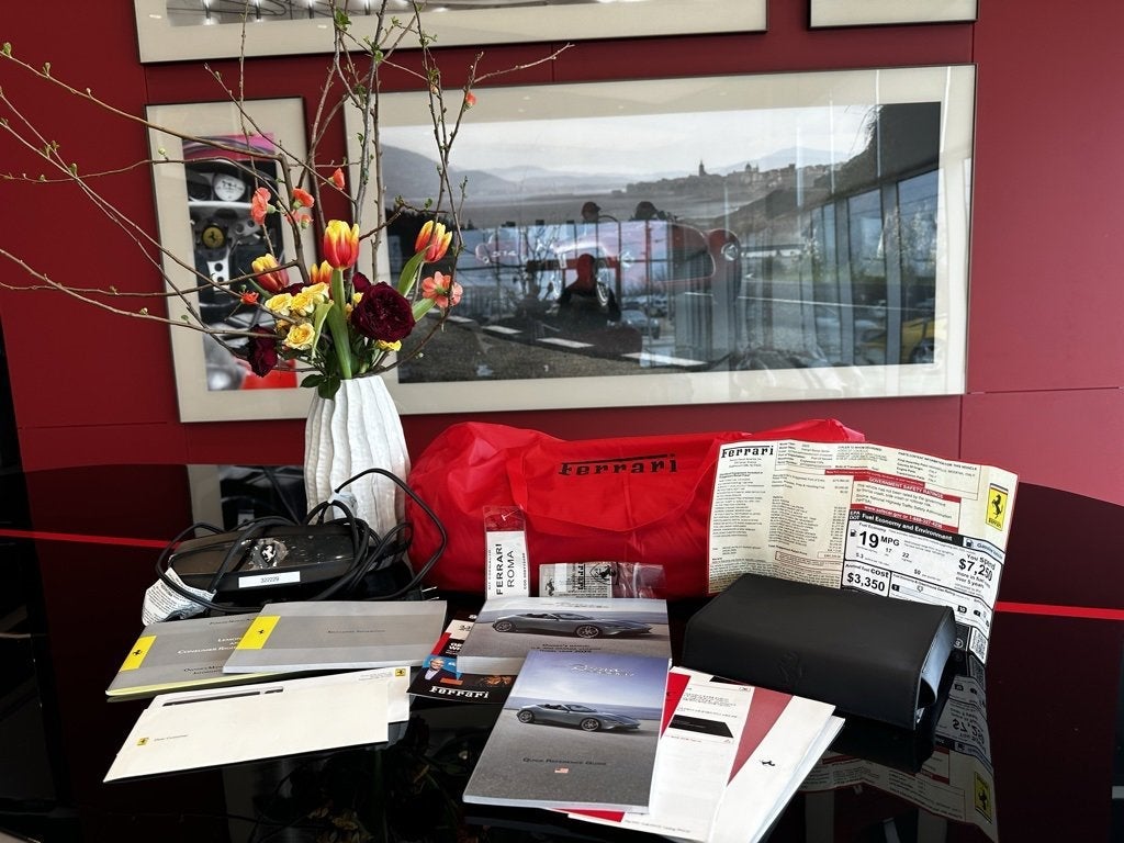 2025 Ferrari Roma Spider Base