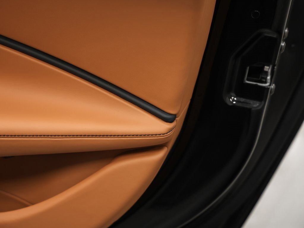 2025 Ferrari Roma Spider Base