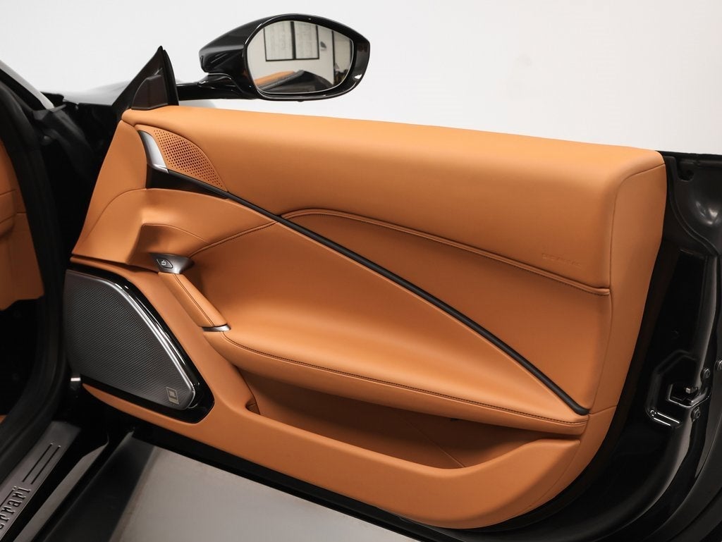 2025 Ferrari Roma Spider Base