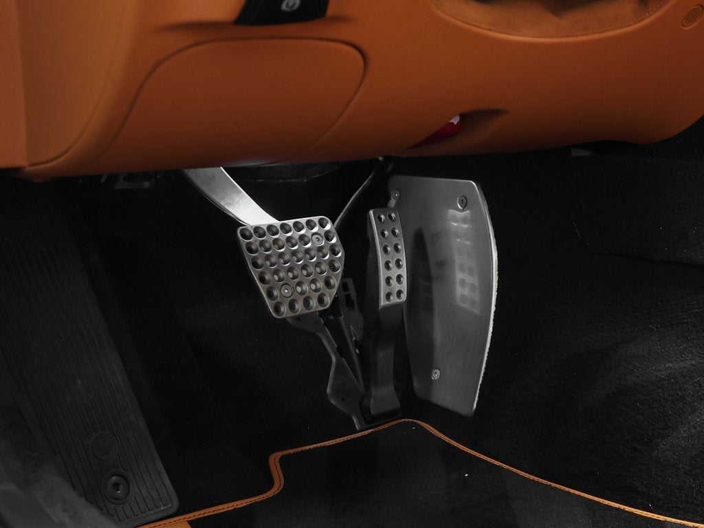 2025 Ferrari Roma Spider Base