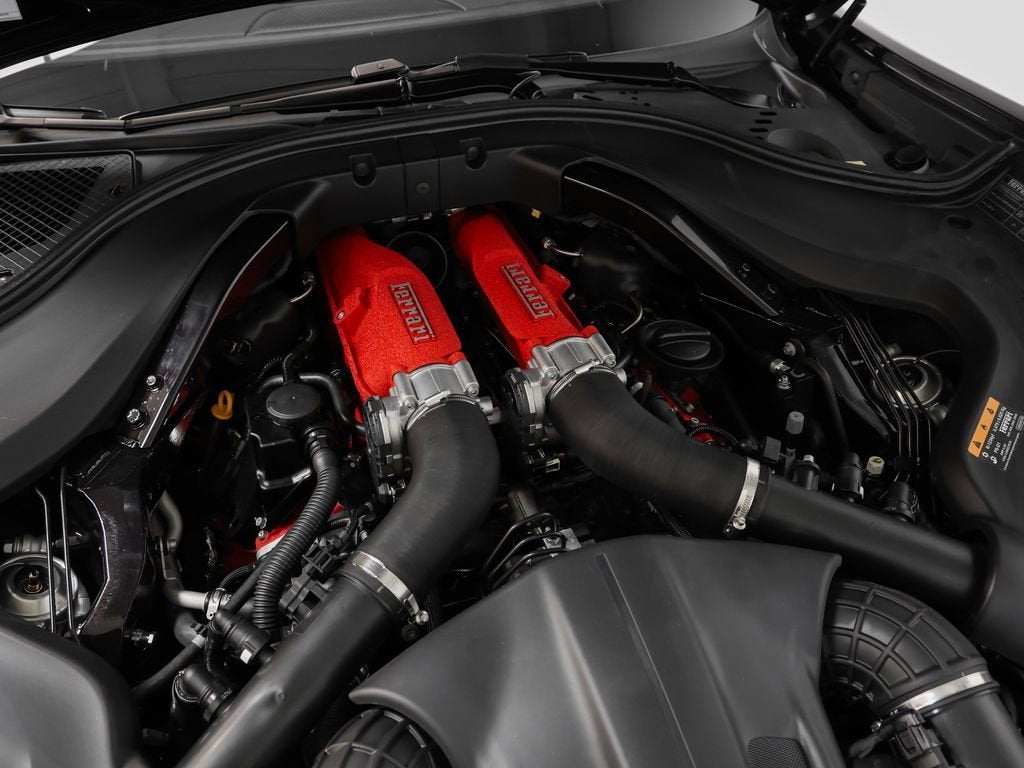 2025 Ferrari Roma Spider Base