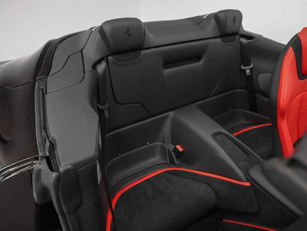 2025 Ferrari Roma Spider Base