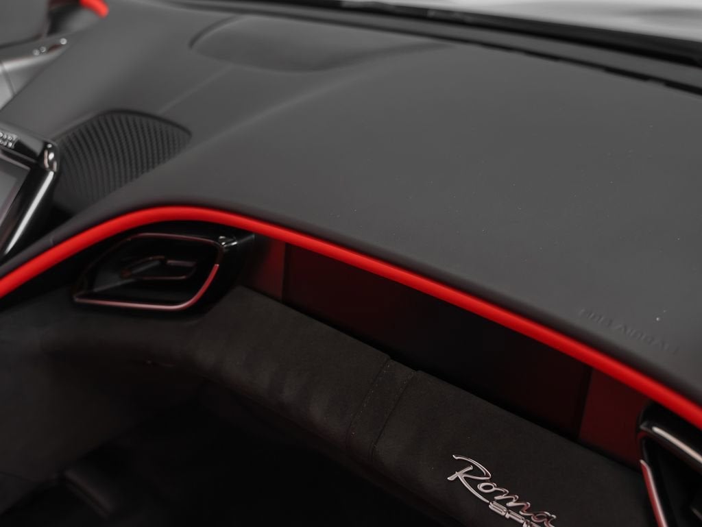 2025 Ferrari Roma Spider Base