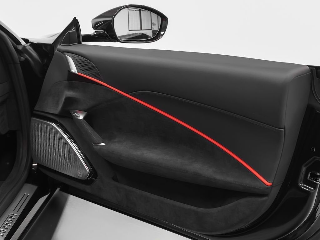 2025 Ferrari Roma Spider Base