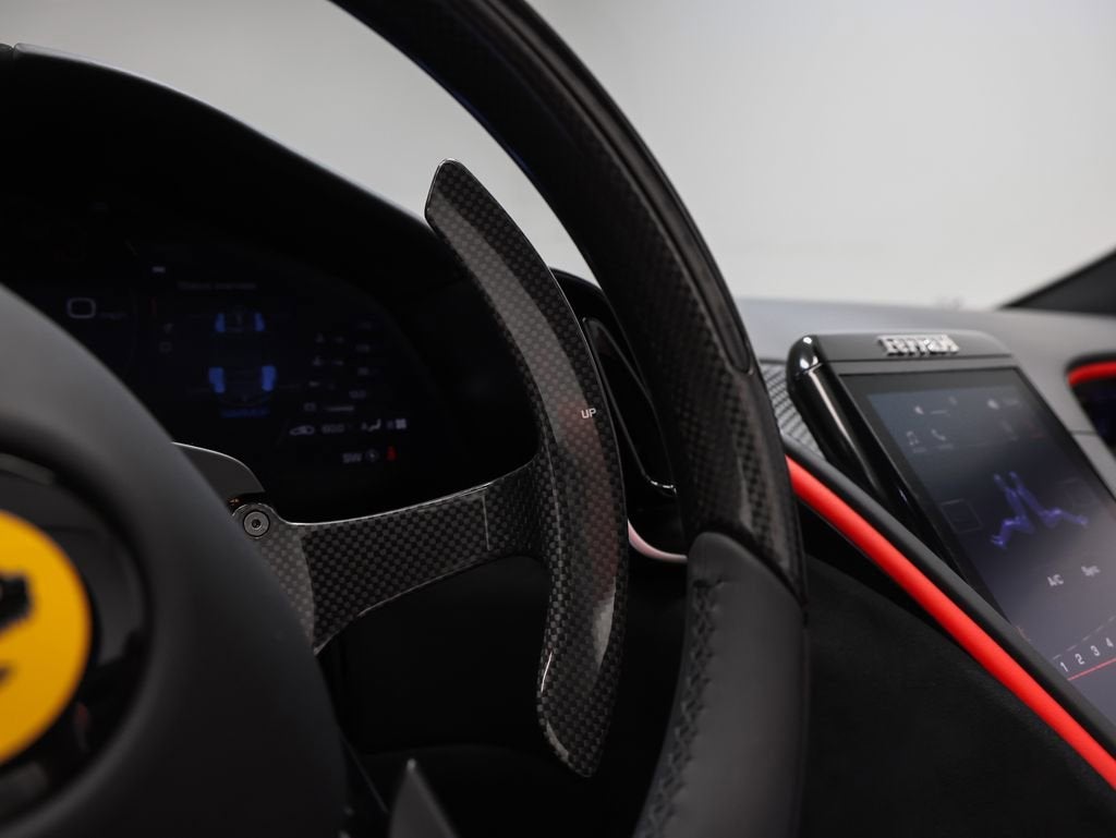 2025 Ferrari Roma Spider Base