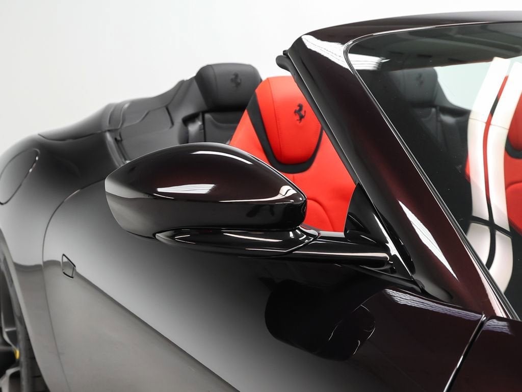 2025 Ferrari Roma Spider Base
