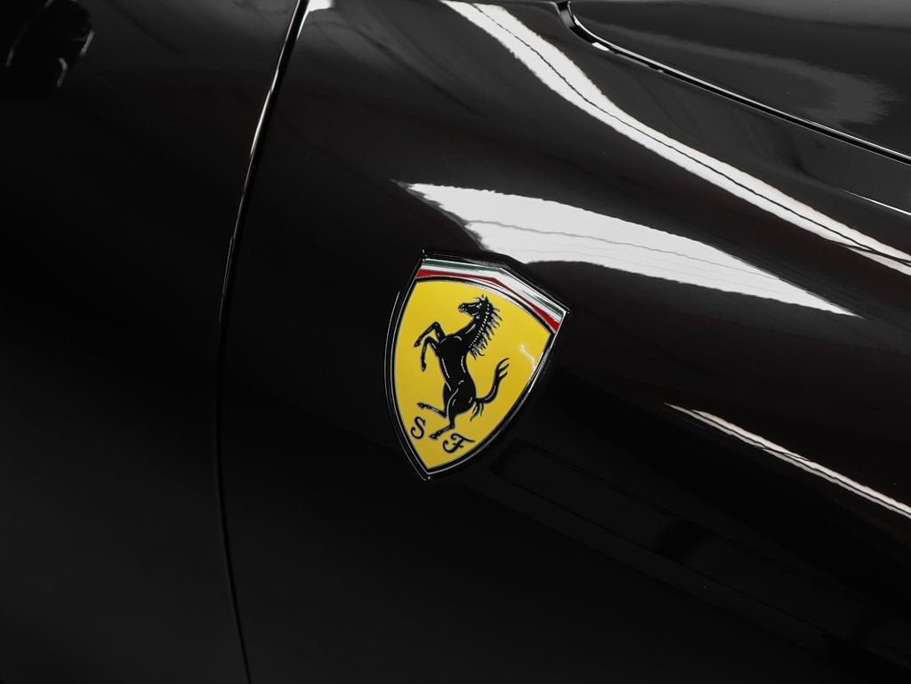 2025 Ferrari Roma Spider Base