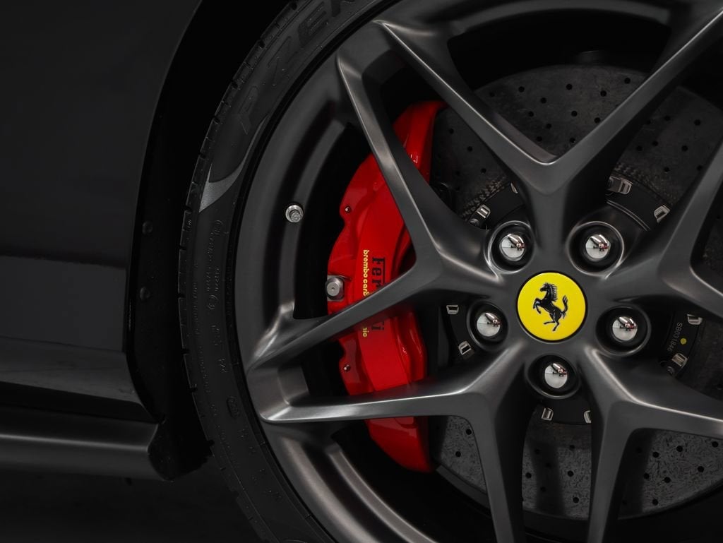 2025 Ferrari Roma Spider Base