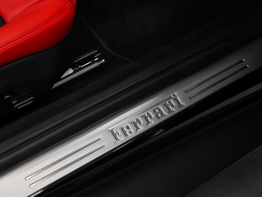 2025 Ferrari Roma Spider Base