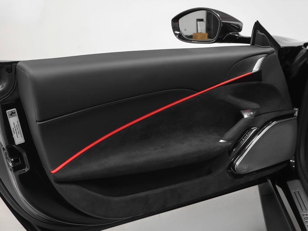 2025 Ferrari Roma Spider Base
